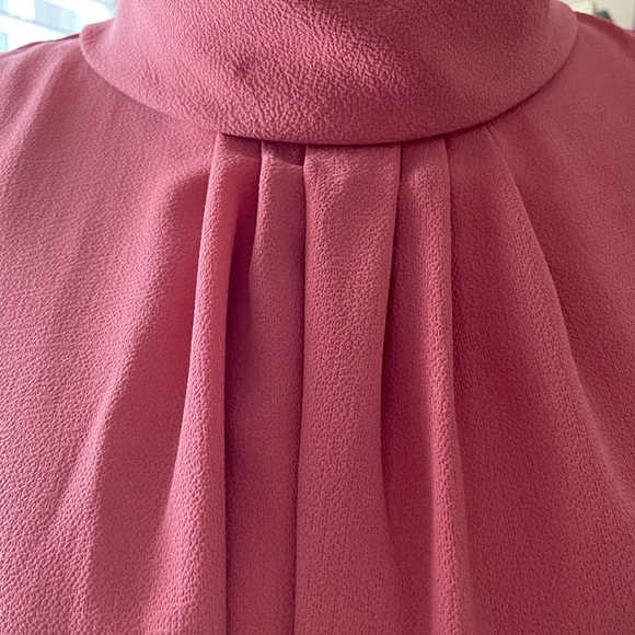 🌸 Spring Tunic Blouse 🌸 - Picture 3 of 5